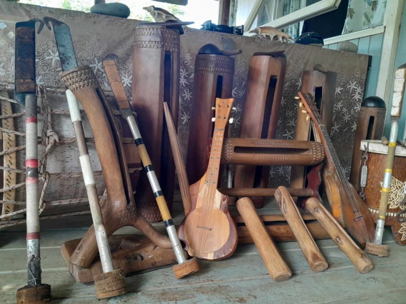 Apprendre à jouer un instrument de percussion traditionnel