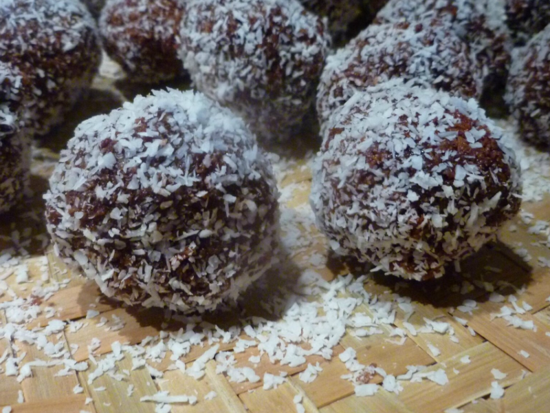 Réalise tes bonbons coco : la friandise préférée des polynésiens